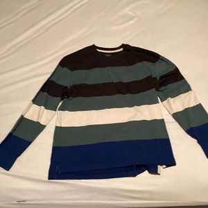 Men’s J.Crew medium stripe sweatshirt in 100% cotton With padded elbows.
